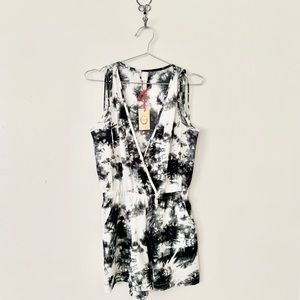| anthropology • raga smoke & love sleeveless tiedye romper • size xs |